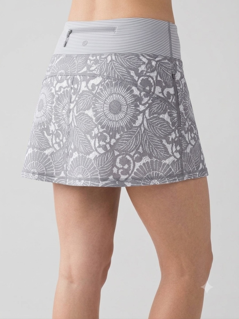 lululemon athletica Gray Floral Skater Skort M (8)